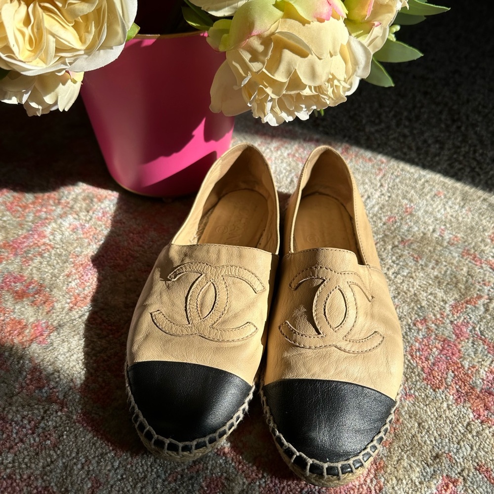 CHANEL Tan and Black Espadrilles